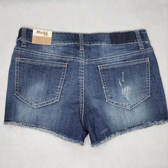 Mudd Embroidered Shorts - Picture 4 of 5